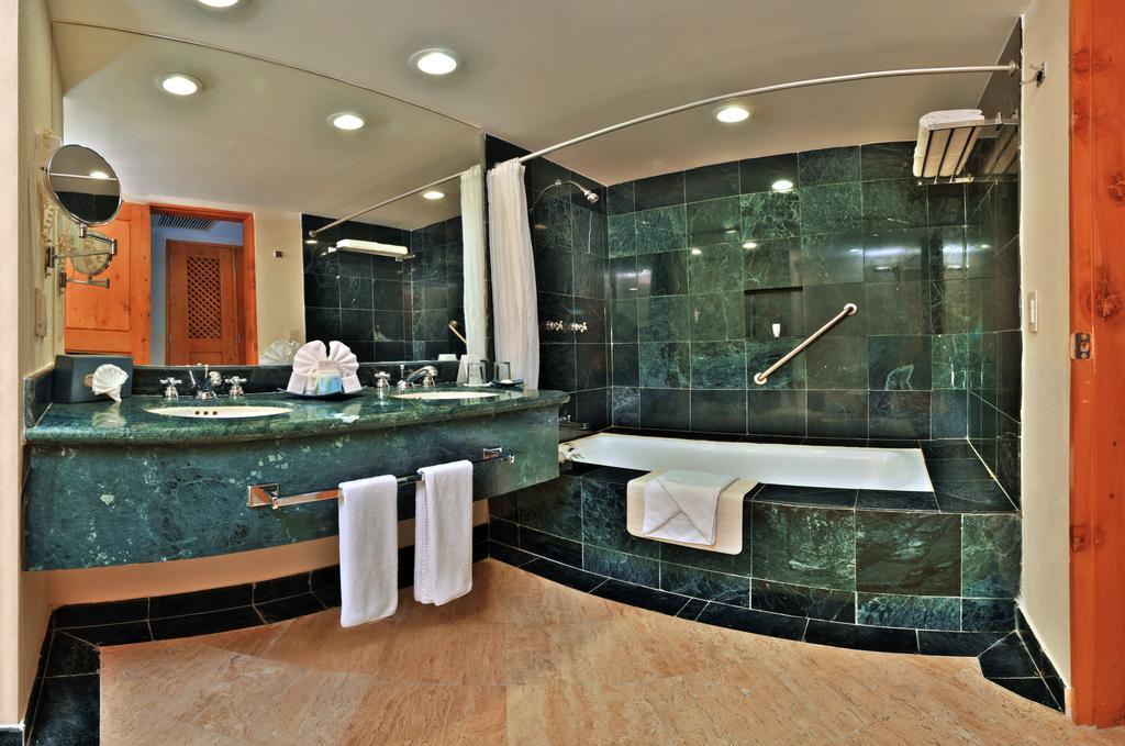 Oasis Cancun Lite Room photo